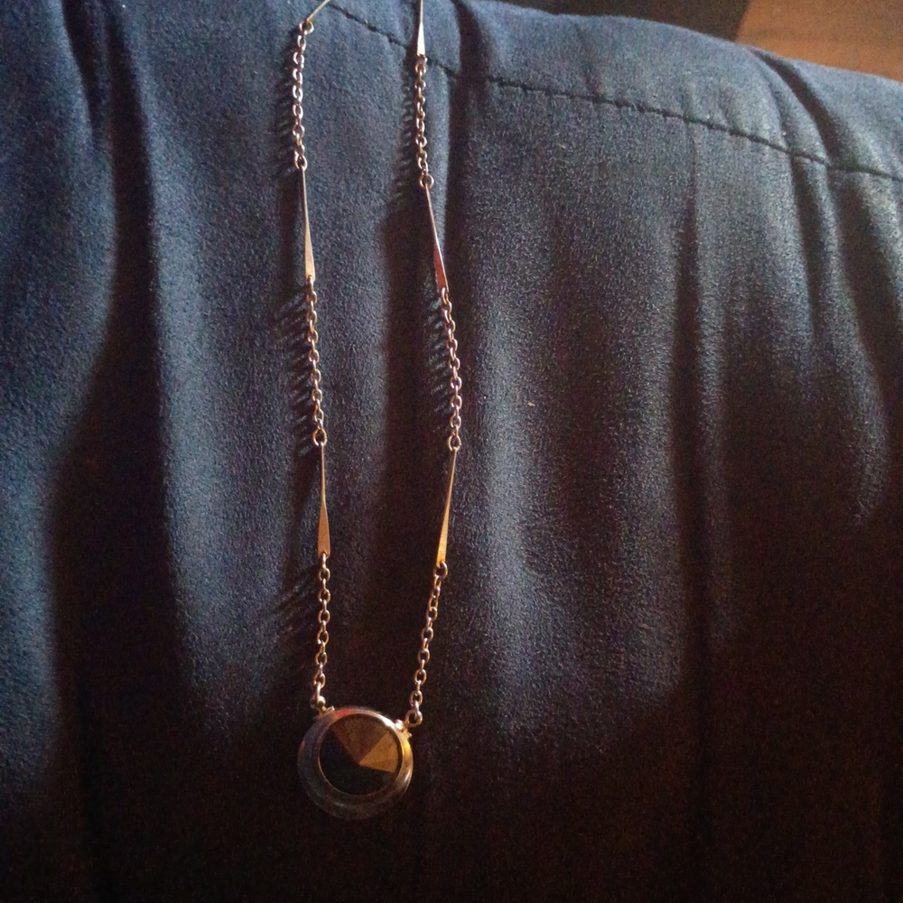 Chic Silver Pendant Necklace